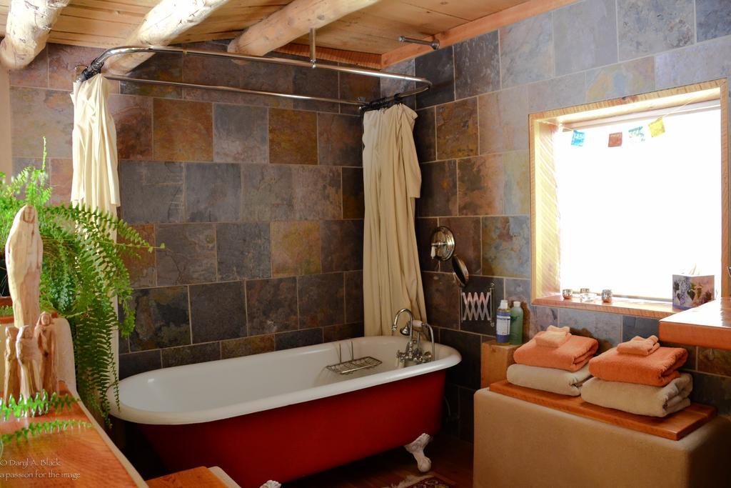 Casa Gallina - An Artisan Inn Таос Номер фото